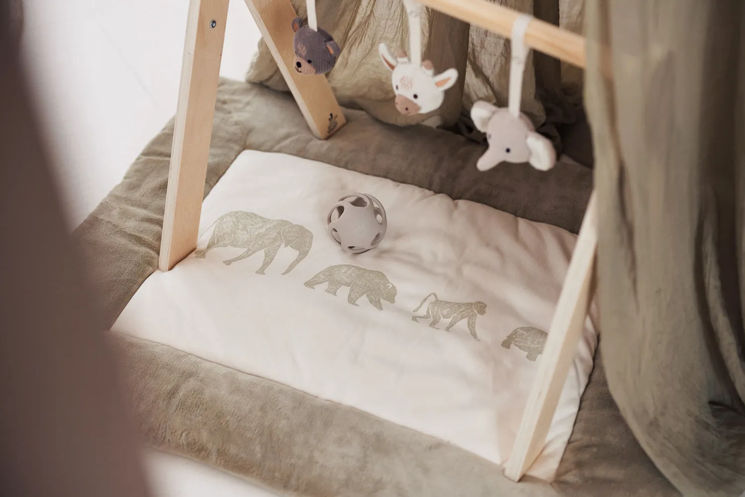 Playpen Mat 75x95cm Animals - Olive Green